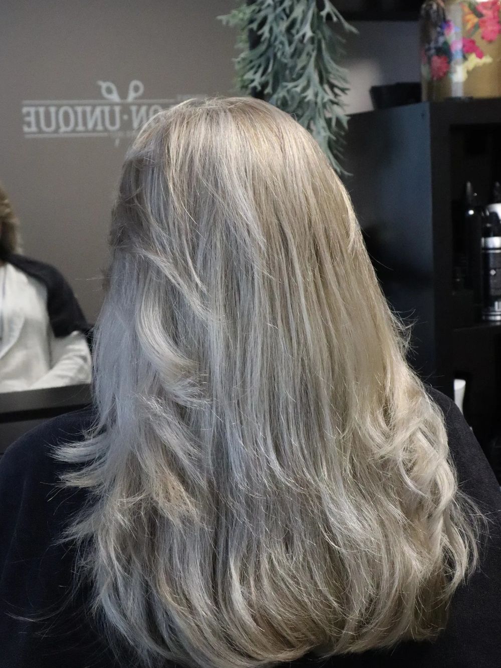 Icy blond voor een mooi resultaat. Highlights, blenden en tonen..